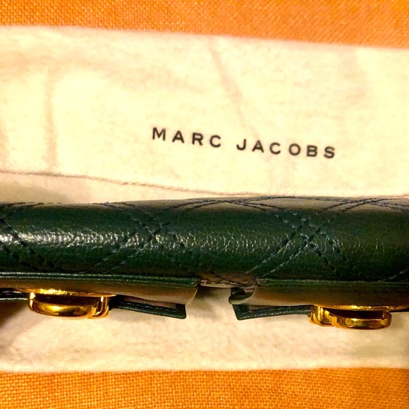 🌴🤩AUTHENTIC MARC JACOBS DESIGNER QUILTED LEATHER ZIP TOP GREEN WALLET😍 - Picture 5 of 16